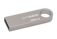 USB kľúč 32GB Kingston SE9 kovový USB 2.0